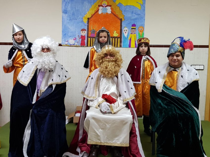 visita de los Reyes Magos organizada por el AMPA